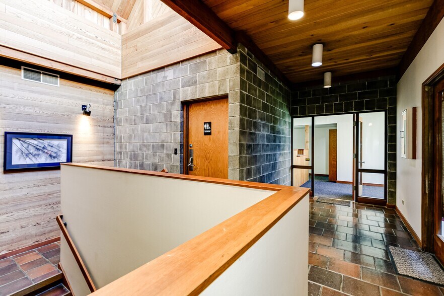 More Photos Of 1158 High St, Eugene Office For Lease