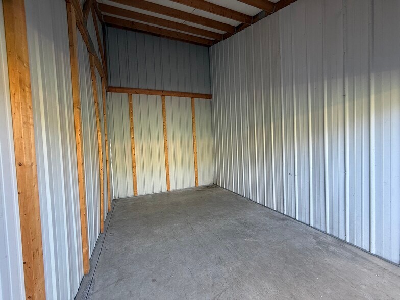 More Photos Of 200 Charles Hamilton Way, Shepherdsville Self Storage For Sale