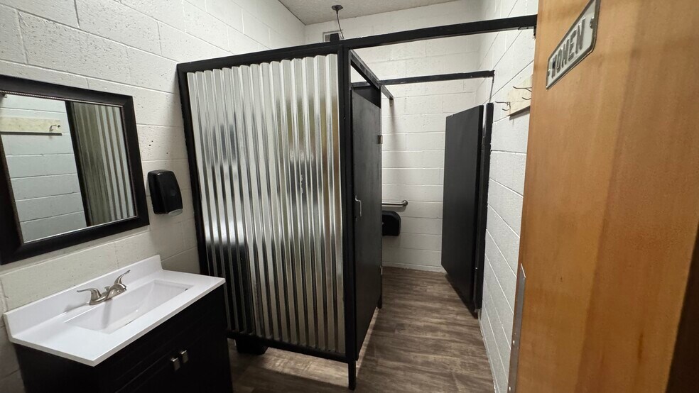 More Photos Of 5445 E 29th St, Kansas City Religious Facility For Sale