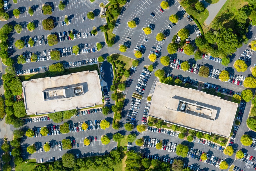 More Photos Of 10735 David Taylor Dr, Charlotte Unknown For Lease