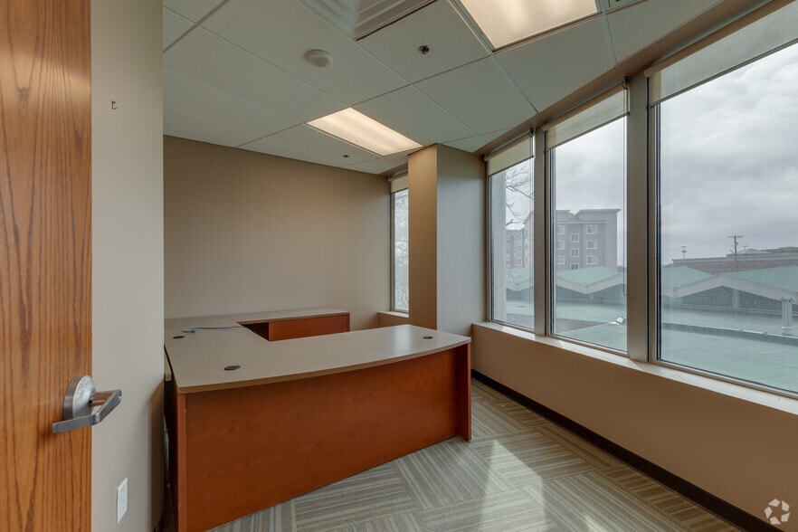 More Photos Of 5900 Mosteller Dr, Oklahoma City Office For Lease