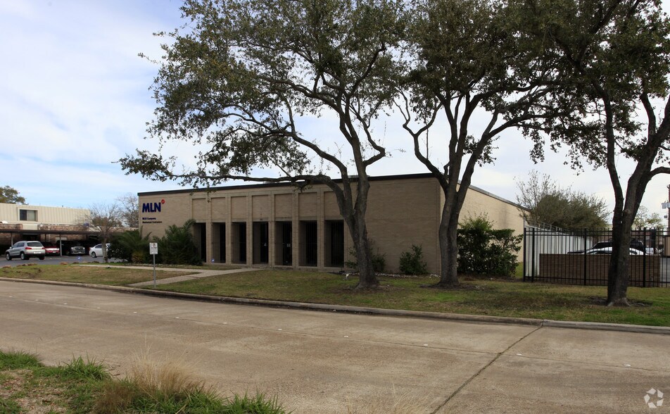 More Photos Of 3931 Ann Arbor Dr, Houston Warehouse For Sale