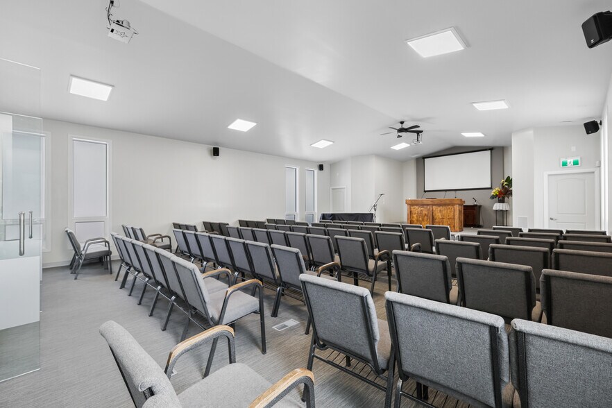 More Photos Of 232 8A St NE, Calgary Religious Facility For Sale