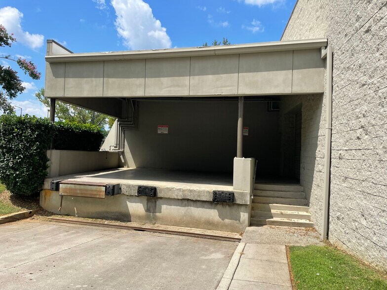 More Photos Of 255 N Peters Rd, Knoxville Office For Lease