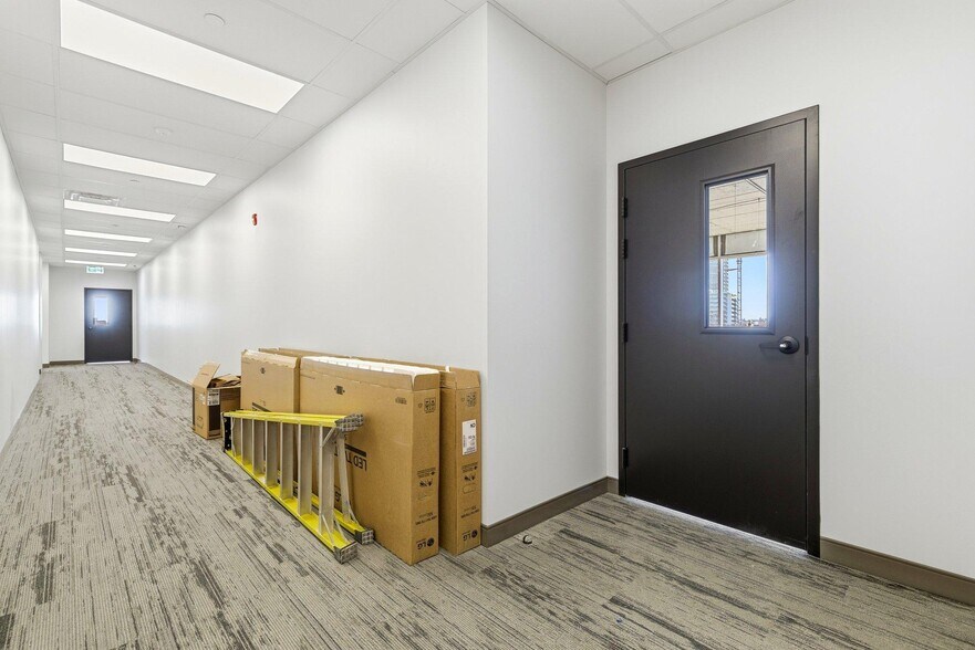 More Photos Of 60 Rue Laval, Gatineau Office For Lease