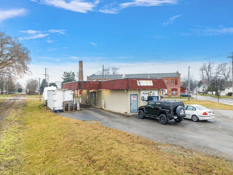 More Photos Of 1635 Pine Grove Ave, Port Huron Convenience Store For Sale