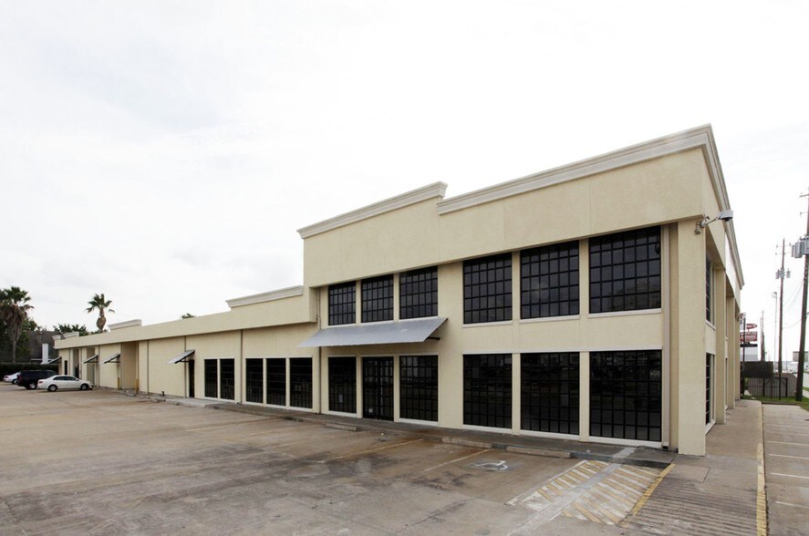 More Photos Of 11522 Old Katy Rd, Houston Freestanding For Lease