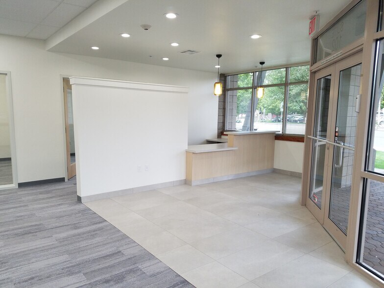 More Photos Of 1133 NW Wall St, Bend Apartments For Lease