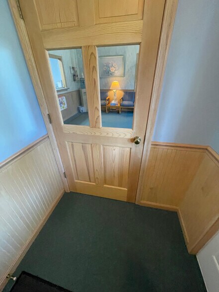 More Photos Of 100 Kings Hwy, Milford Office For Sale
