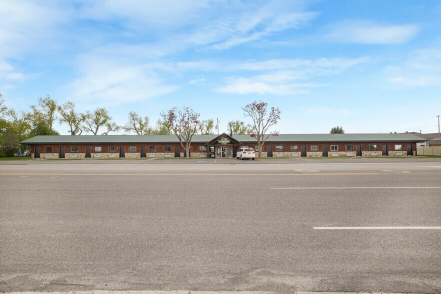 More Photos Of 1665 Whisper Ridge Rd, Ashton Hotel For Sale