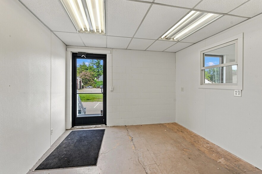 More Photos Of 6115 Robertson Ave, Nashville Warehouse For Lease