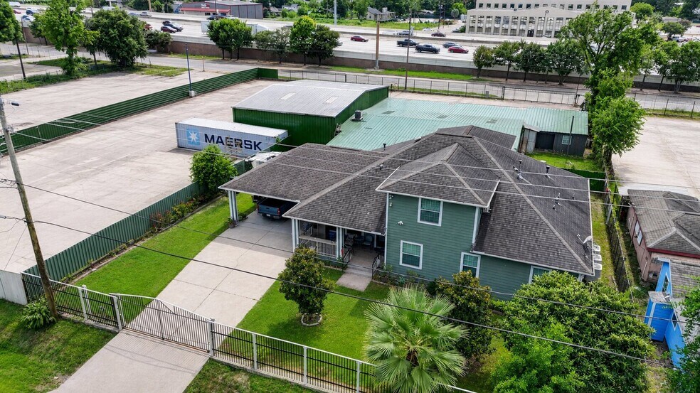More Photos Of 9024 Eastex Fwy, Houston Auto Repair For Sale