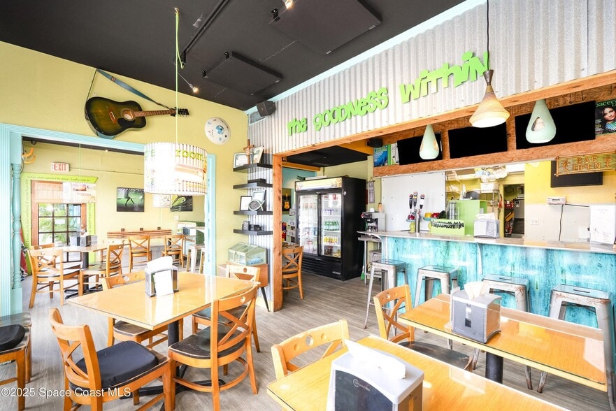 More Photos Of 222 N 1st St, Cocoa Beach General Retail For Sale