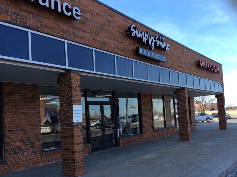 More Photos Of 11705-11849 College Blvd, Overland Park Unknown For Lease