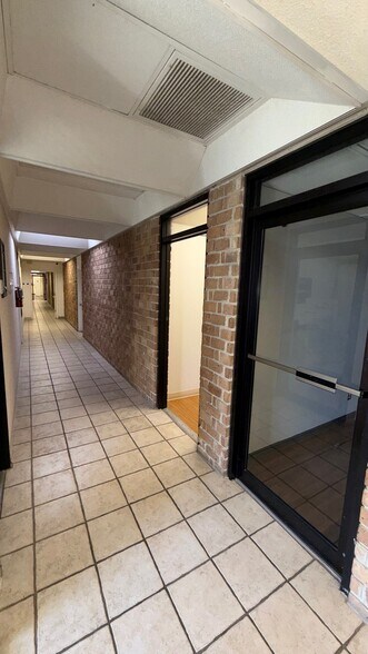 More Photos Of 1539 Parental Home Rd, Jacksonville Medical For Lease