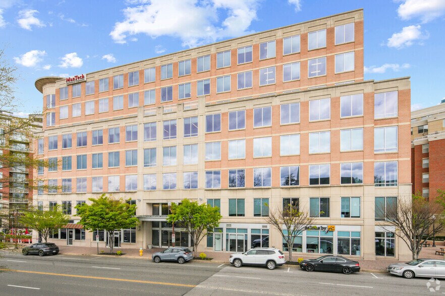 Primary Photo Of 3865 Wilson Blvd, Arlington Office For Lease