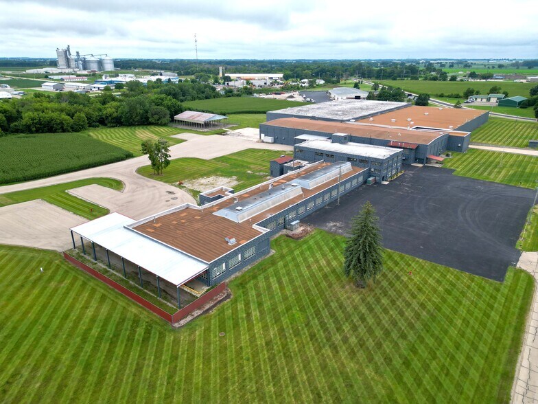 More Photos Of 505 Libby St, Waupun Manufacturing For Lease