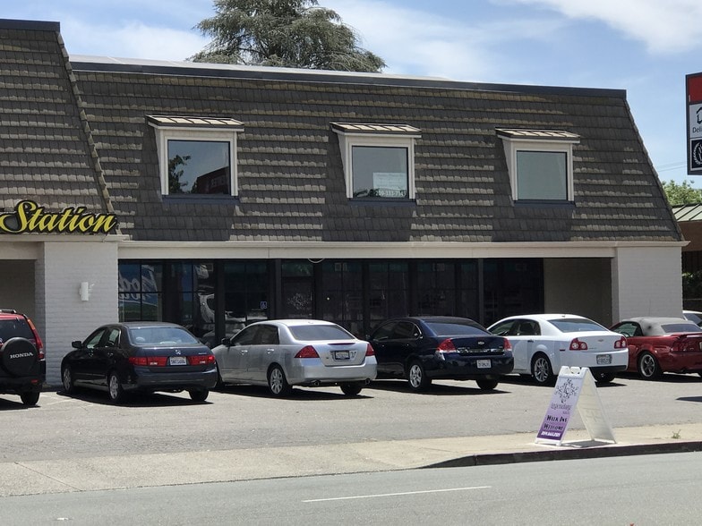 More Photos Of 220 S Church St, Lodi Freestanding For Lease
