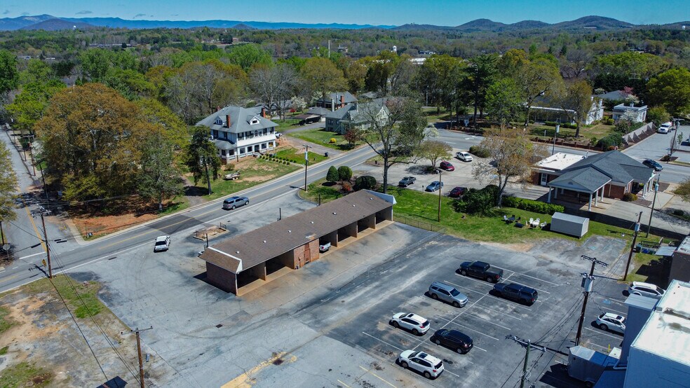More Photos Of 309 E Main St, Pickens Storefront Retail Residential For Sale