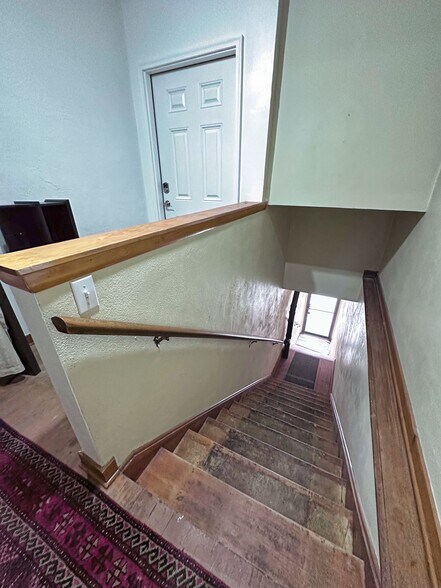 More Photos Of 111 2nd S Ave, Okanogan Storefront Retail Office For Sale