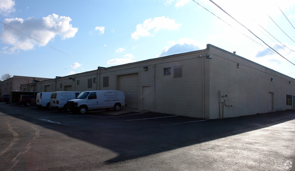 More Photos Of 2822-2830 Fallfax Dr, Falls Church Storefront Retail Office For Lease