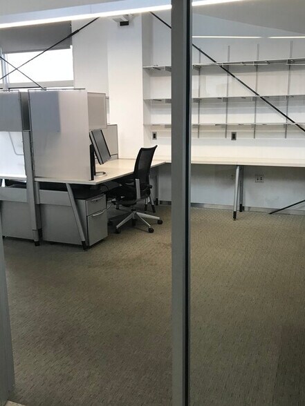 More Photos Of 110 York St, Brooklyn Office For Lease