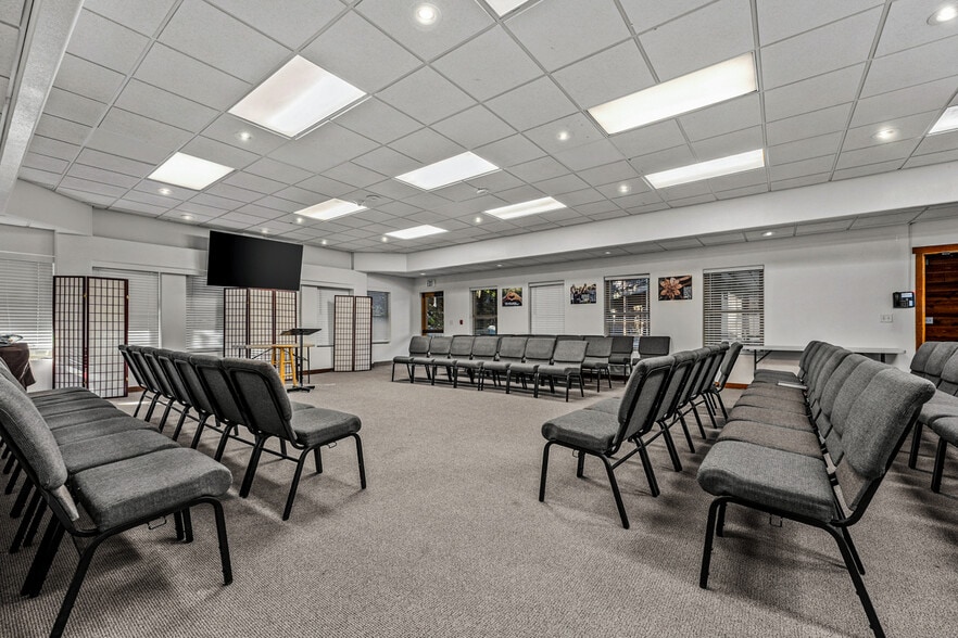 More Photos Of 26409 State Highway CA-189, Twin Peaks Specialty For Sale