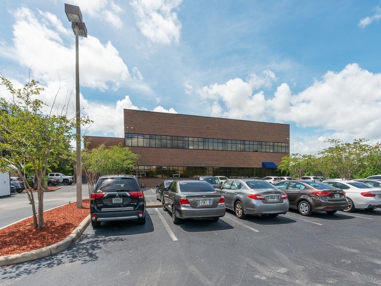 More Photos Of 8545 Commodity Cir, Orlando Office For Sale