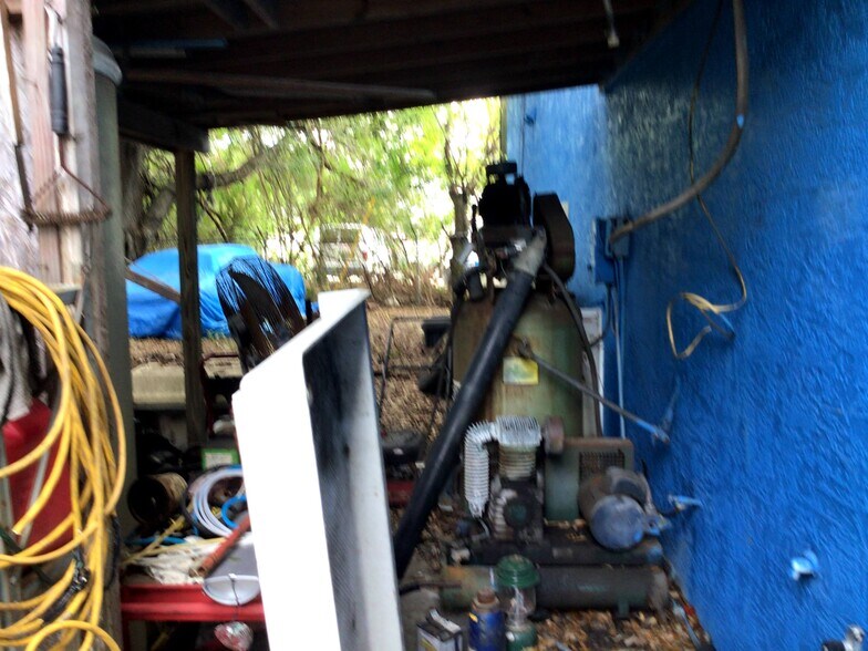 More Photos Of 2156 W King St, Cocoa Service For Sale