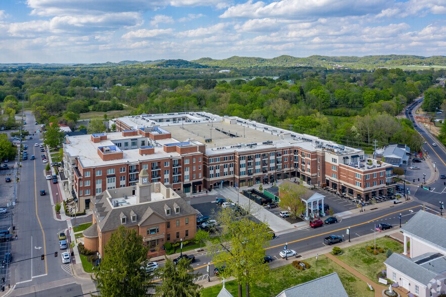 More Photos Of 122 E Main St, Franklin Storefront For Lease