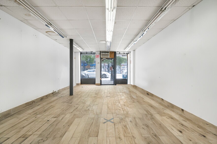More Photos Of 684 Bay St, Staten Island Storefront Retail Residential For Sale