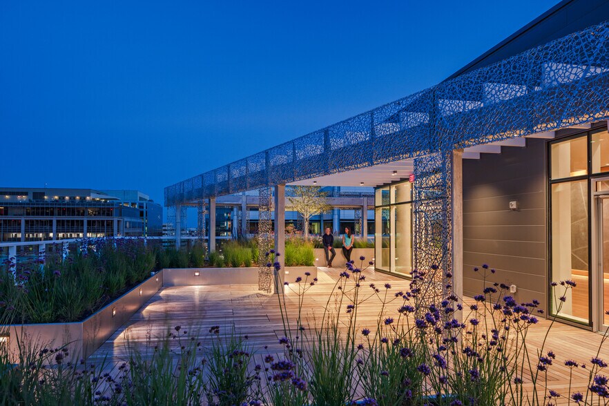 More Photos Of 2100 L St NW, Washington Office For Lease