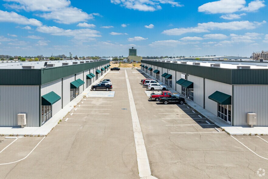 More Photos Of 1500 Enterprise Dr, Lemoore Warehouse For Sale