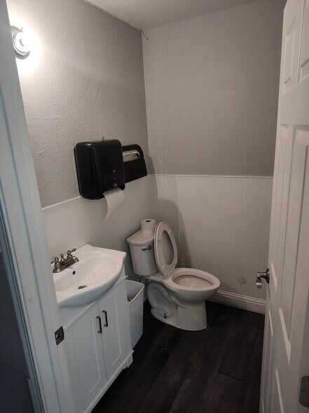 More Photos Of 1018 Shary Cir, Concord Warehouse For Lease