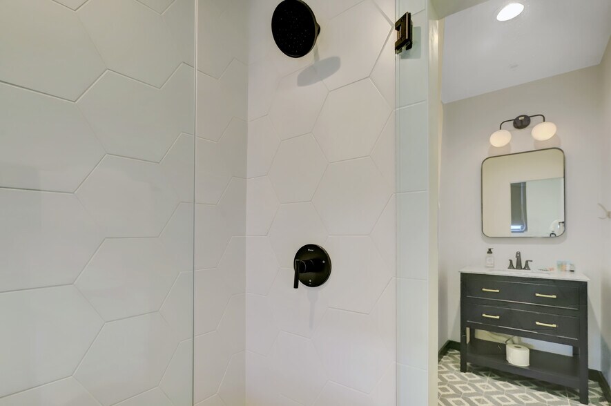 More Photos Of 233 Broad St, Nevada City Hotel For Sale