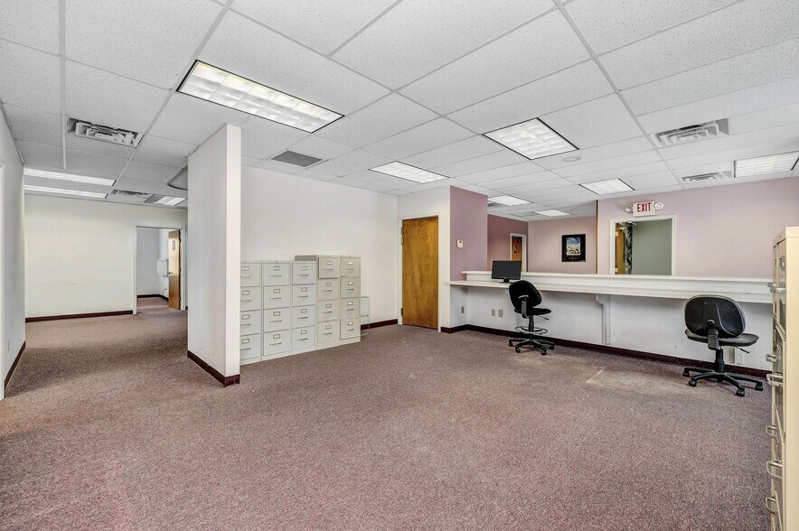 More Photos Of 860 NW Washington Blvd, Hamilton Medical For Lease