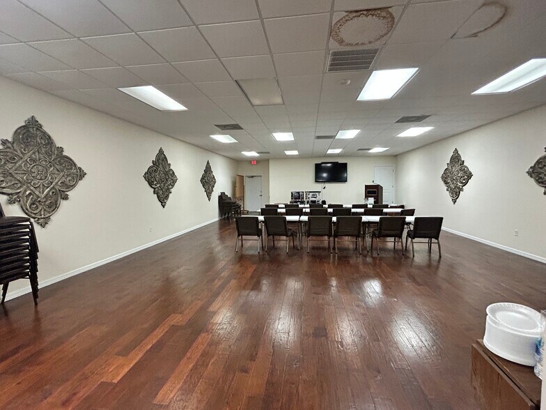 More Photos Of 14337 Annutalaga Ave, Brooksville Warehouse For Sale