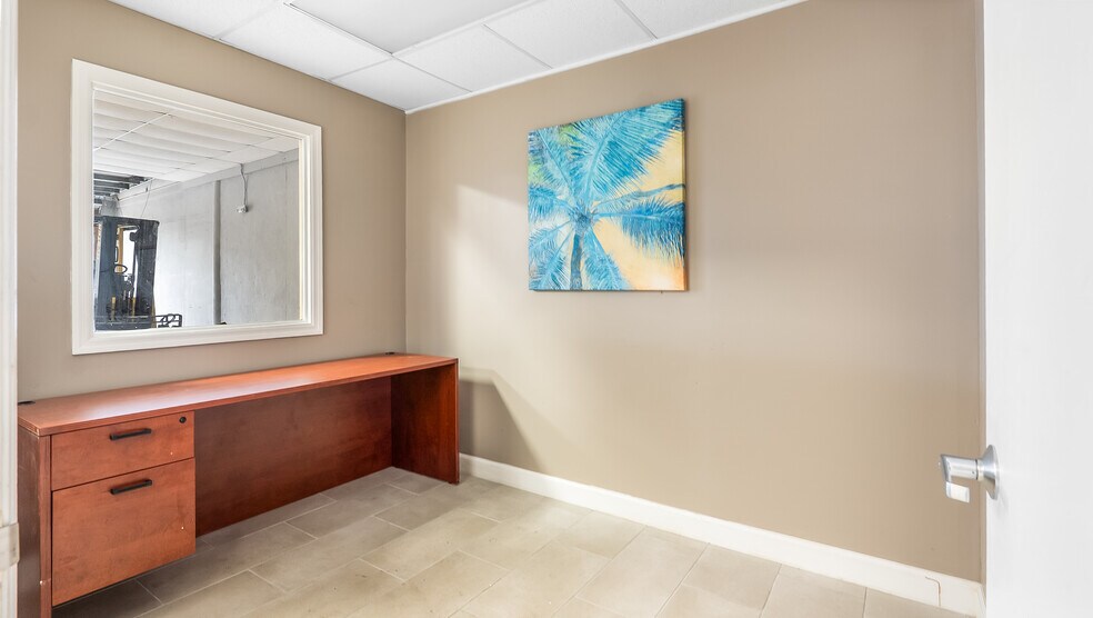 More Photos Of 1501 NW 1st Ct, Boca Raton Light Distribution For Lease