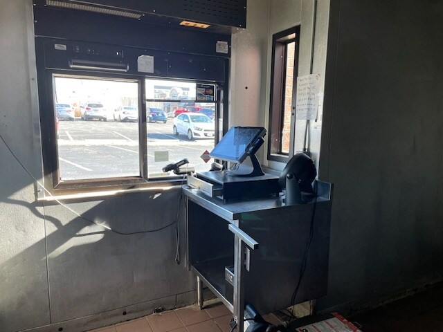 More Photos Of 1272 E Battlefield St, Springfield Restaurant For Lease