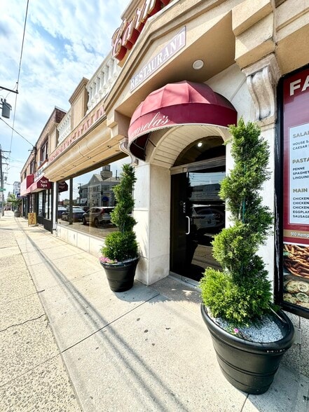 Primary Photo Of 908-912B Hempstead Tpke, Franklin Square Restaurant For Sale