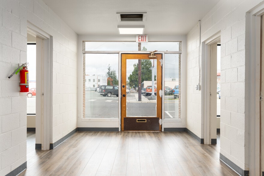 More Photos Of 315 State St, Sedro Woolley Storefront For Sale