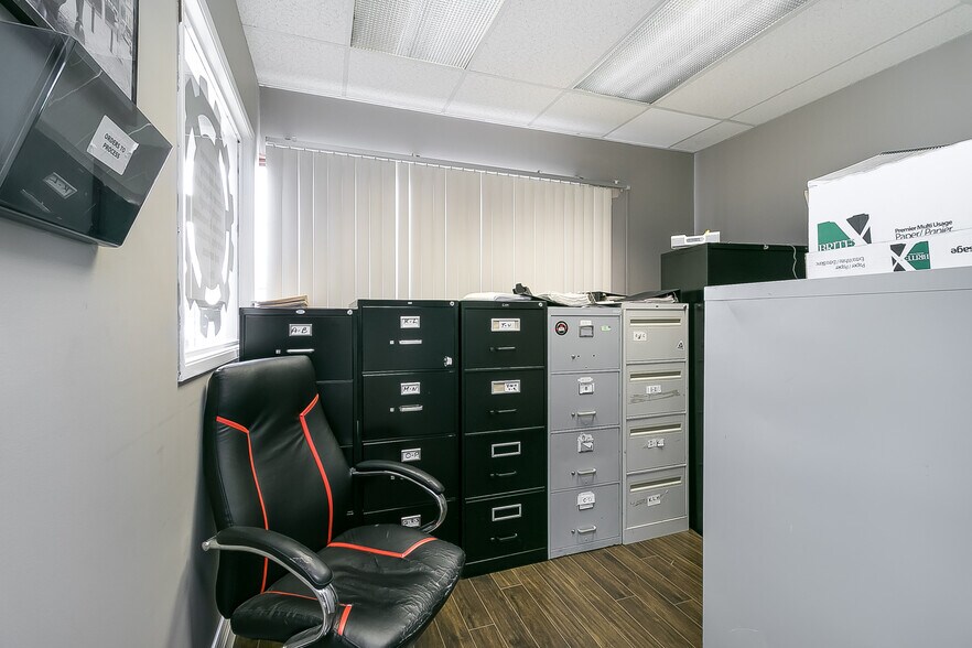 More Photos Of 17957 55th Ave, Surrey Warehouse For Sale