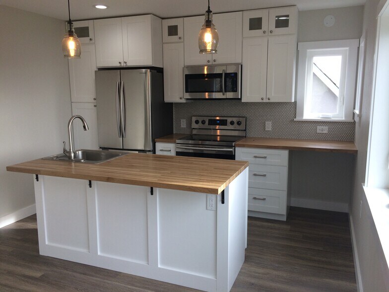 More Photos Of 1505 NW 10th Ave, Camas Multifamily For Sale
