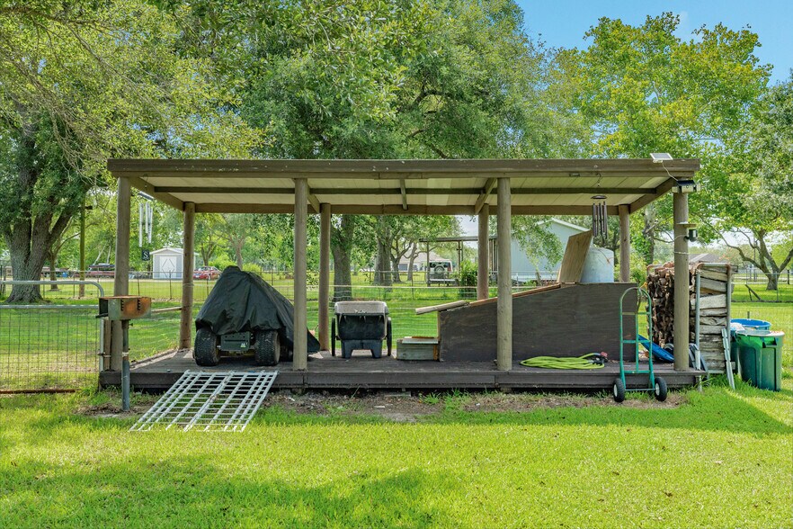 More Photos Of 2230 Nancy St, Alvin Specialty For Sale