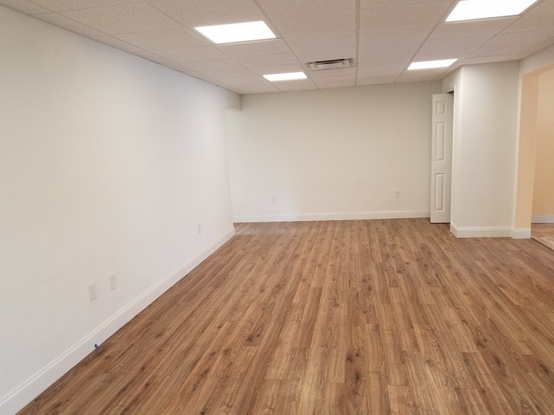 More Photos Of 109 E Robertson St, Brandon Medical For Sale