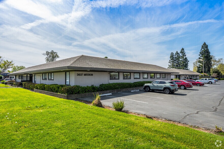 More Photos Of 3637 Mission Ave, Carmichael Office For Sale