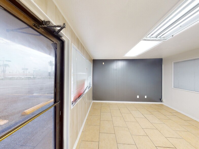 More Photos Of 3400 S Padre Island Dr, Corpus Christi Flex For Lease