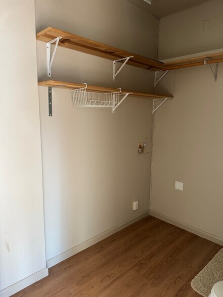 More Photos Of 1107 Forest Ave, Pacific Grove Storefront Retail Office For Lease