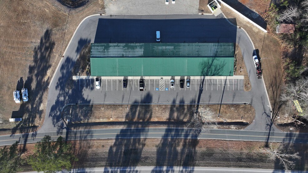 More Photos Of 4758 US Highway 301 S, Hope Mills Light Distribution For Lease