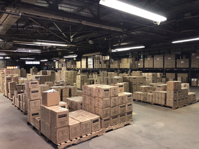 More Photos Of 100 Beecher Ave, Cheltenham Warehouse For Lease